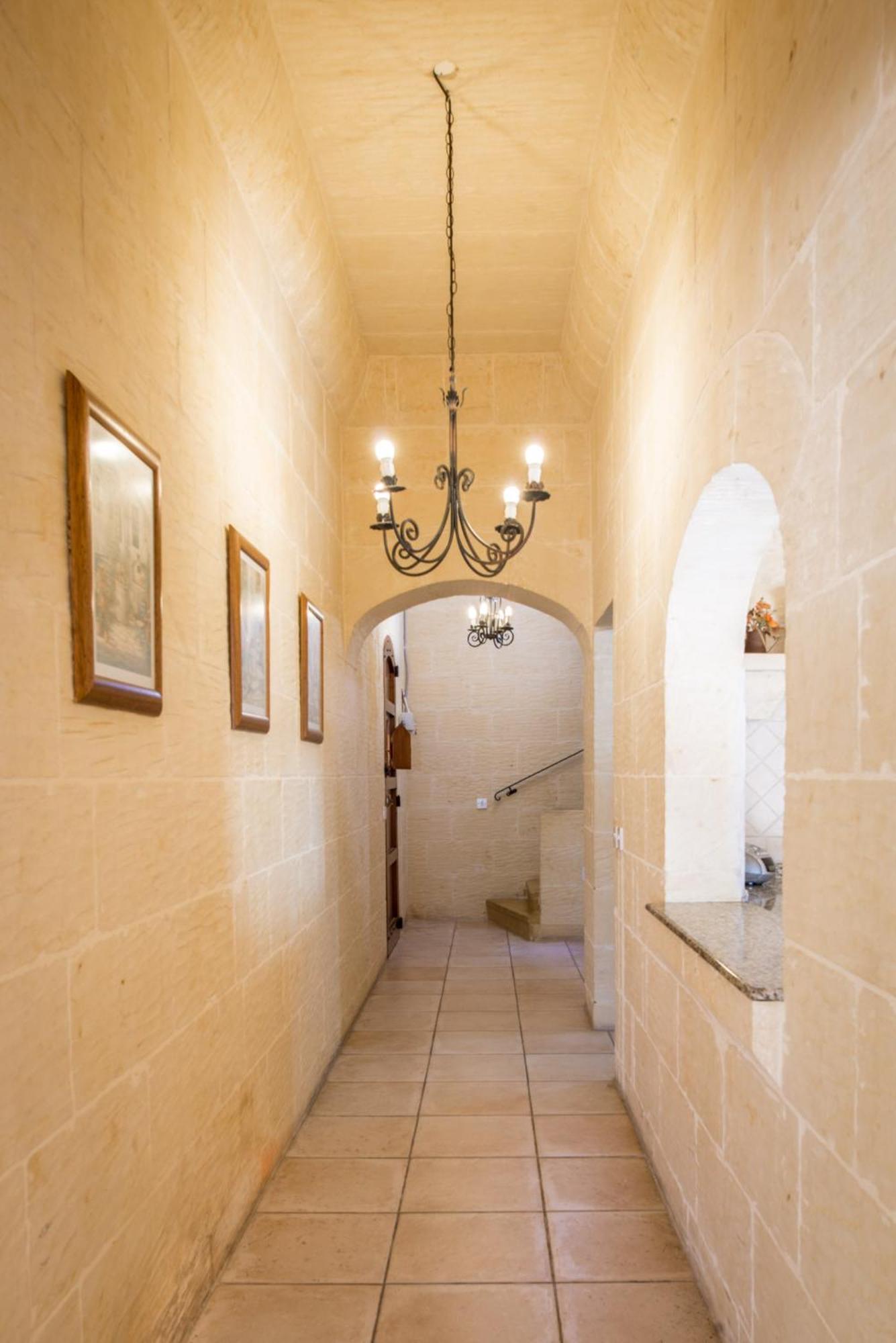 3 Bedroom With Private Pool And Views * Nadur